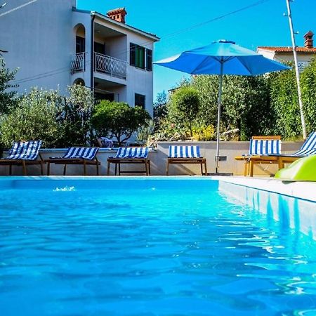 Apartments With A Swimming Pool Pula - 7356 Ngoại thất bức ảnh