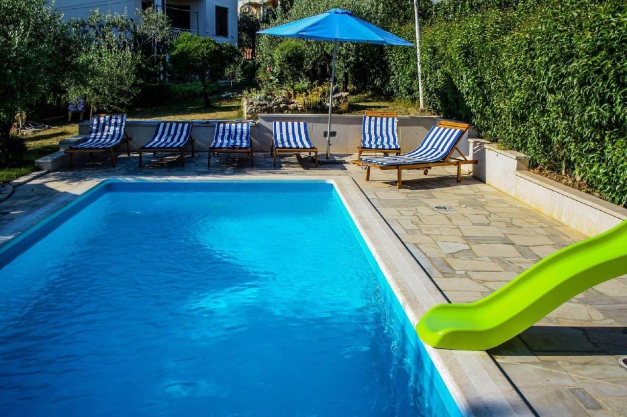 Apartments With A Swimming Pool Pula - 7356 Ngoại thất bức ảnh